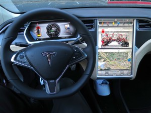 Tesla_Model_S_digital_panels